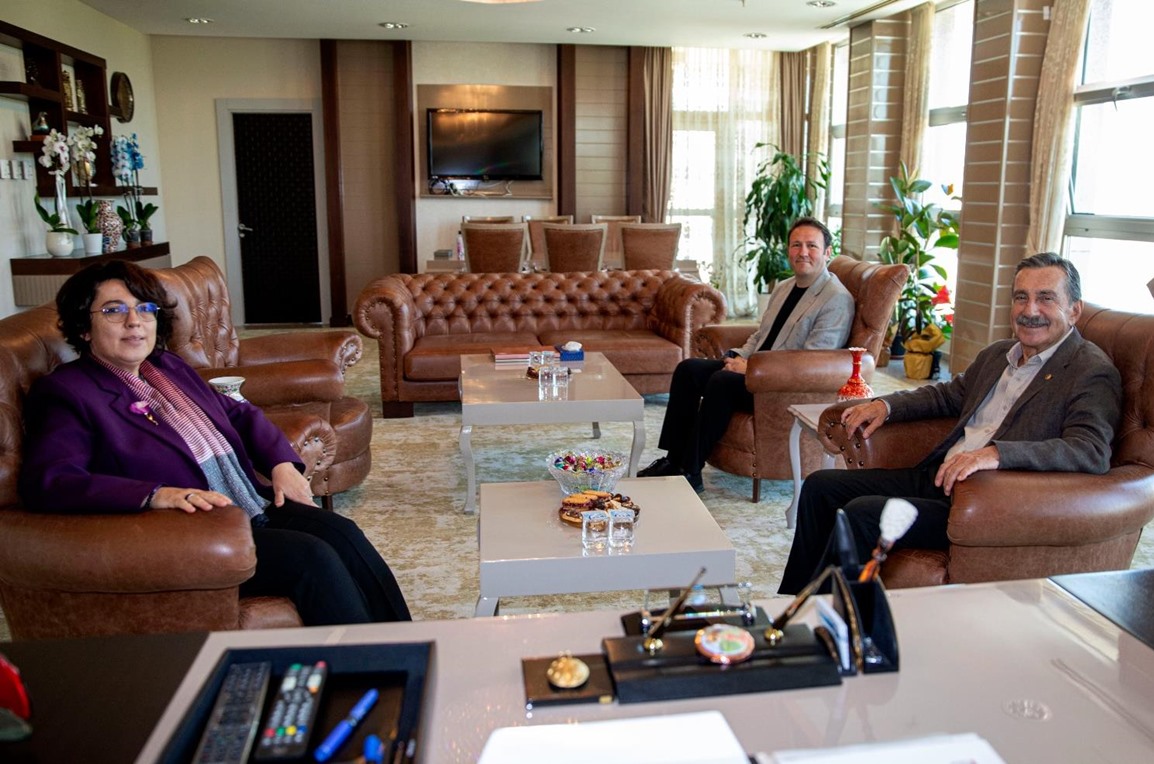 Eskişehir Tepebaşı Belediye Başkanı Dt. Ahmet Ataç'tan Rektör Prof. Dr. Emine Gümüşsoy'a Hayırlı Olsun Ziyareti