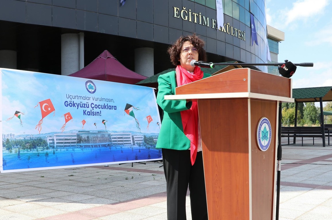 Uçurtmalar Vurulmasın, Gökyüzü Çocuklara Kalsın