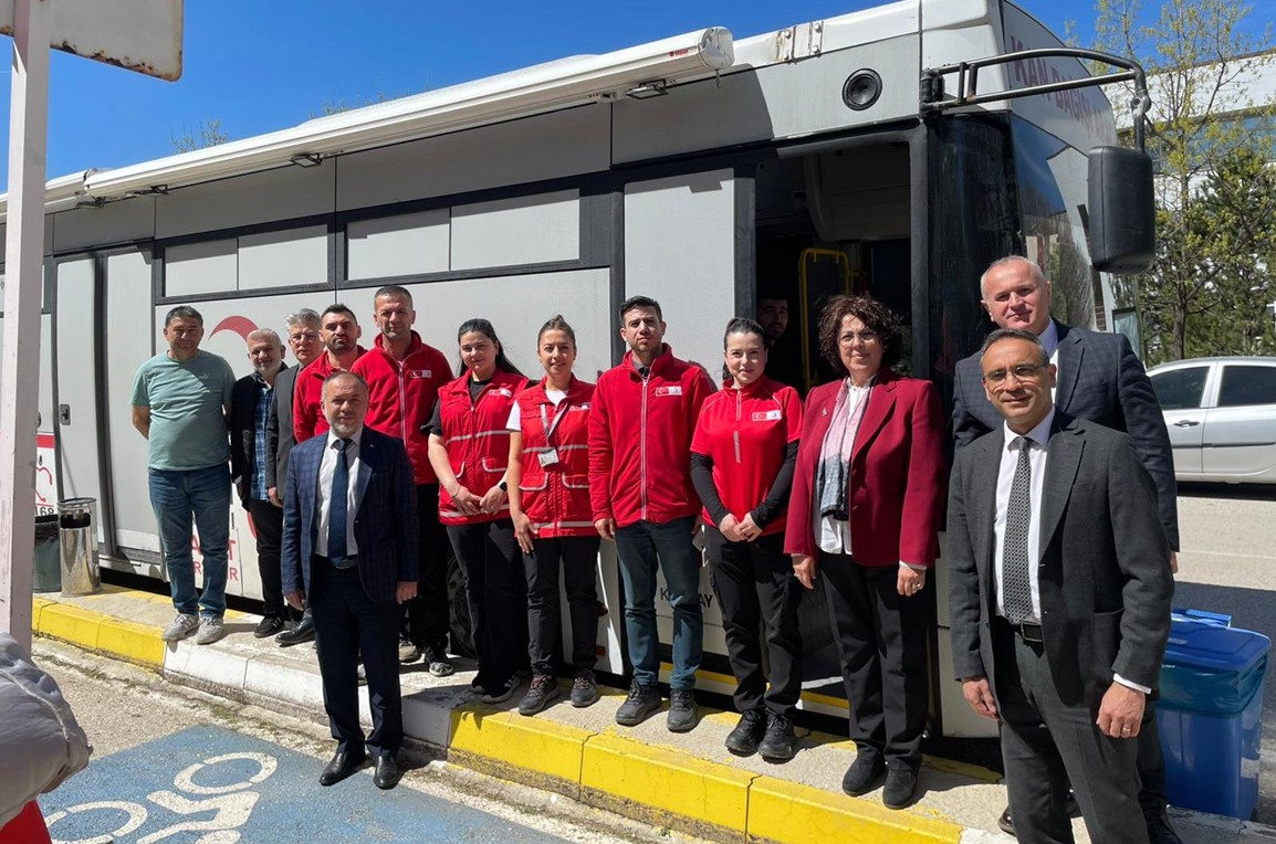 Kızılay Üniversitemizde Kan Bağışı Kampanyası Düzenledi